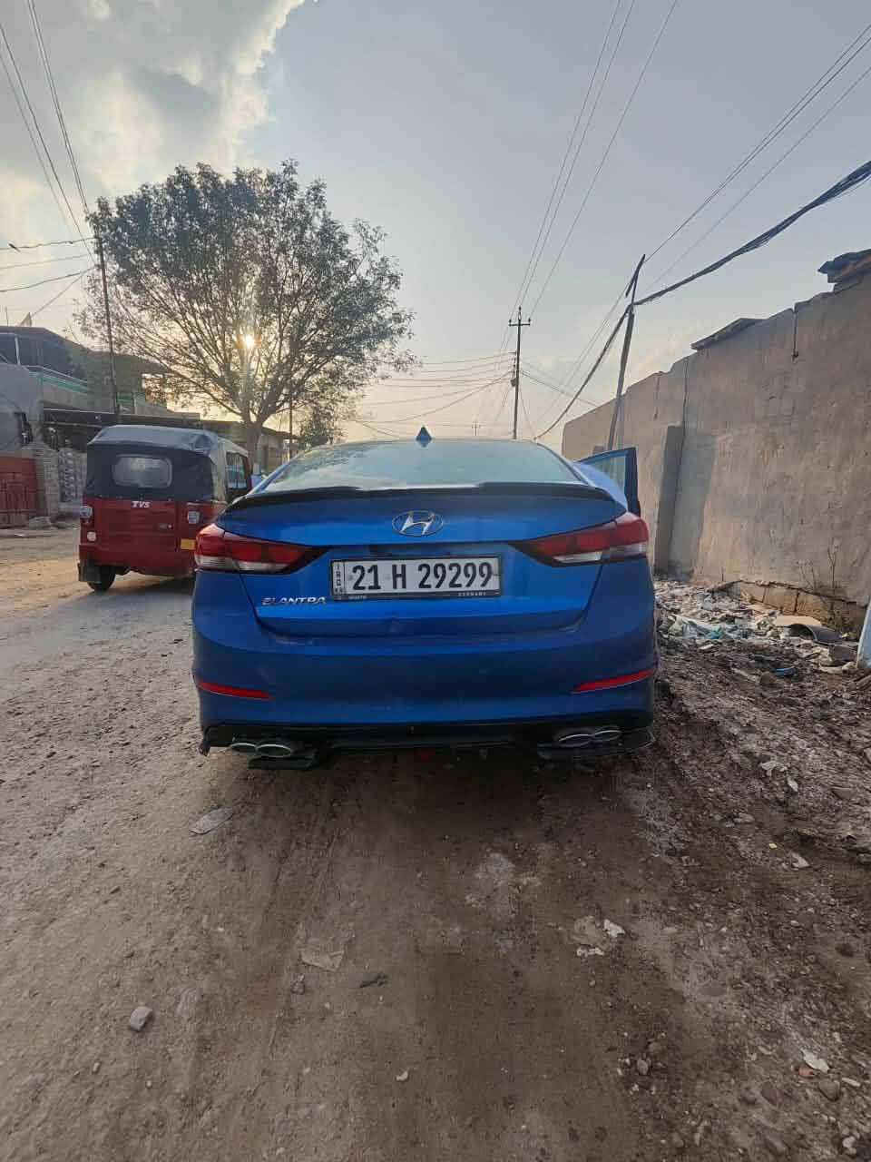 السلام عليكم
النترا 17 جويتي ضررها بيها صبغ بأماكن تعتبر حزام 
رقم شمالي مميز بأسمي
مكاني كربلاء
***********
