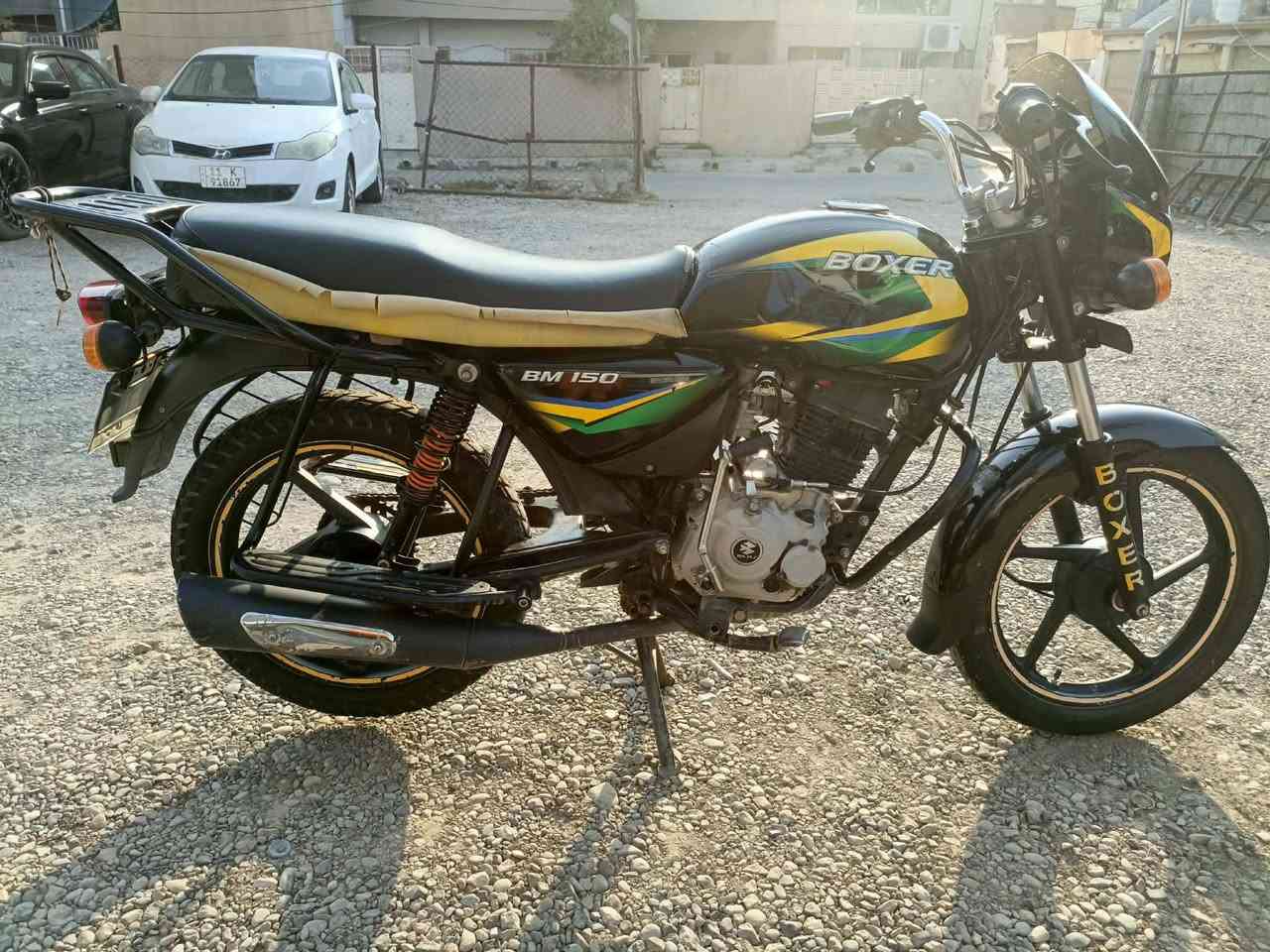 السلام عليكم دراجه بوكسر 2021 للبيع انسب السعار كفاله عامه عده الكلج يرادله ترتيب والتانكي مضروب هم ترتيب غير هيج مابيه زنون اقوه من جمالك السعر 1500 وبيه مجال للشرايه فقط رقم تواصل واتساب بس ***********
