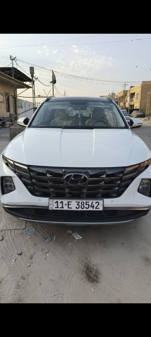 توسان خليجي موديل 2024 
فول موصفات 
بانوراما وبيها بارد قليل كما موضح بالصوره بدون اي صبغ 
ماشيه 66k الف 
للاستفسار اتصل على الرقم : ***********
السعر : 195
