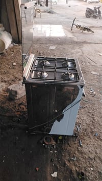 طباخ مصري جديد مامستعمل ٤اعيون سعر خاص او اتصال 07800180120
