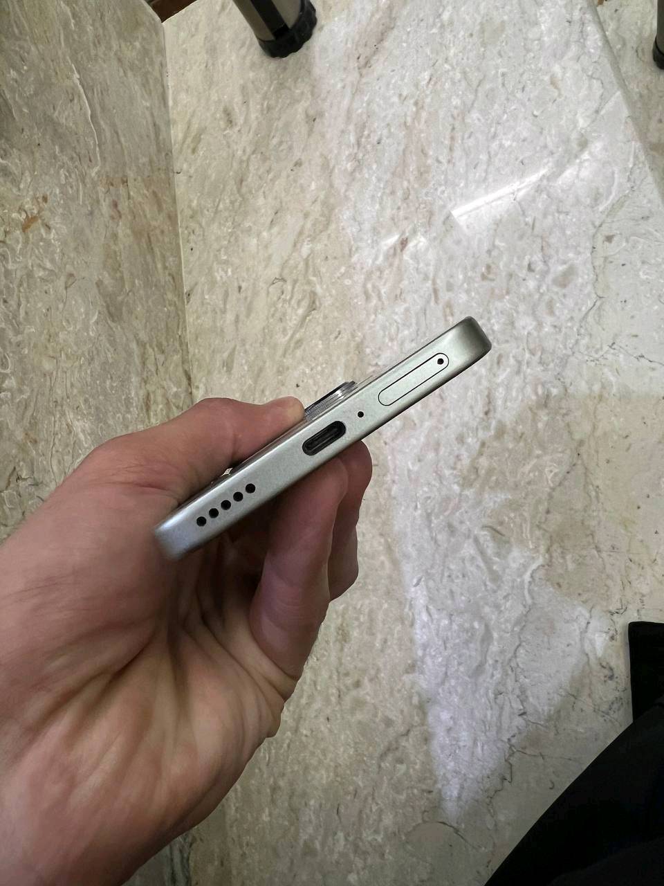 جهاز هونر 9x d مستعمل بس لوك فول نظافه اي شخط مابي تاخذه راسك مرتاح وعلى ضمانتي اي شي  واذا بي خلل  مرجوع ع الفحص أمانه الله لو ما محتاج ما ابيعه جهاز نظيف كلش كلش وياه كارتونه وشاحنته الاصليات السعر بي مجال قليل كلش حگ الجيه رجاءاً العطلات لحد يدخل لا تضيع وقتك ووقتي