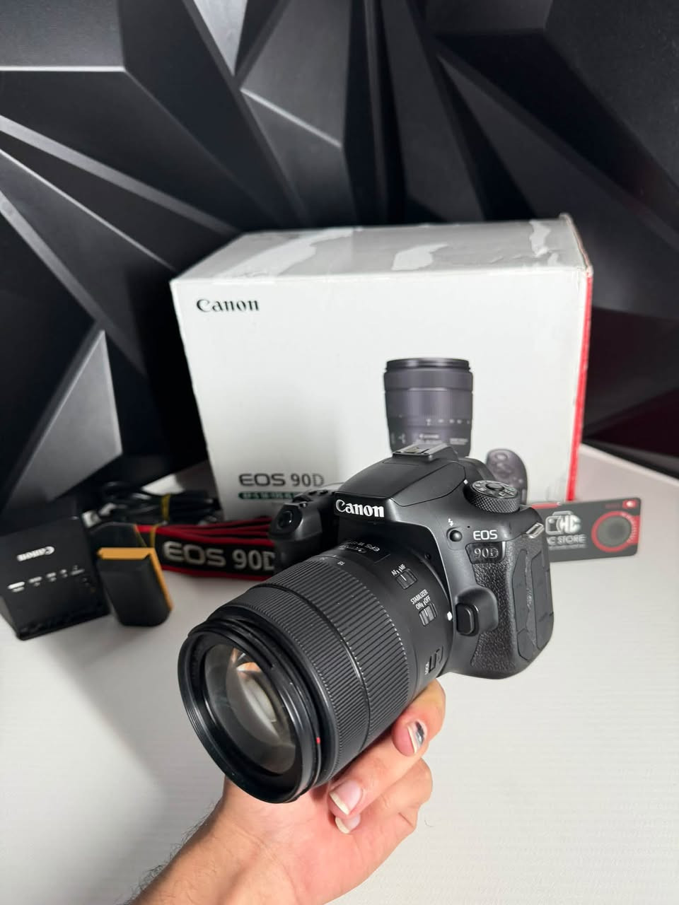 كانون 90D • عدسة 18-135mm USM • شاتر ١٤٠٠٠