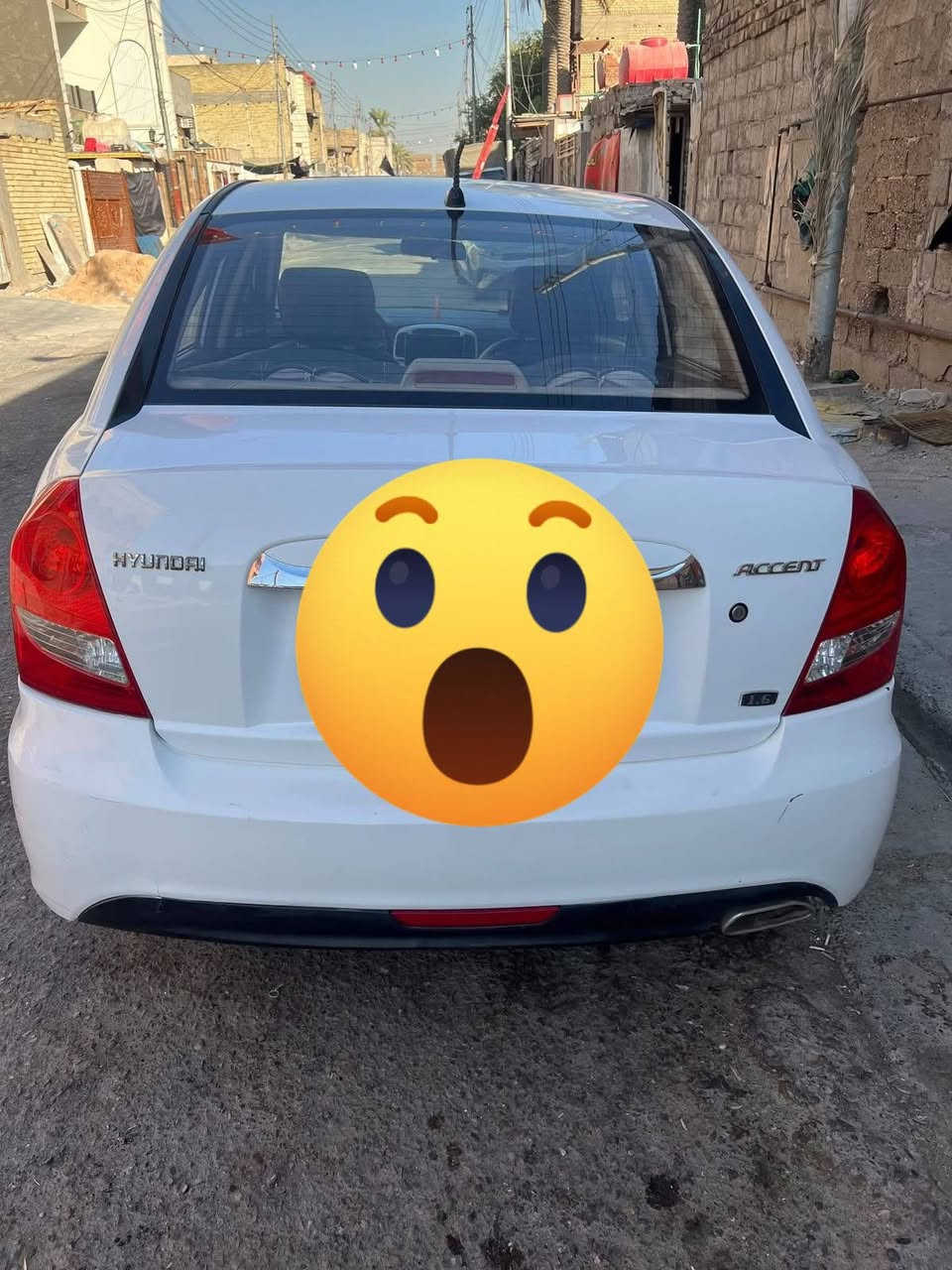 السلام عليكم سياره للبيع هونداي اكسنت بيض 11  سياره كامله كير محرك كفاله تبريد ثلج مابيه اي نقص نكره سويج سنتر لوك  فتحه شغاله محرك 1600 للاستفسار رقم *********** واتساب و التفاصيل موجود بل سونار السعر 85 والشراي بيه مجال
