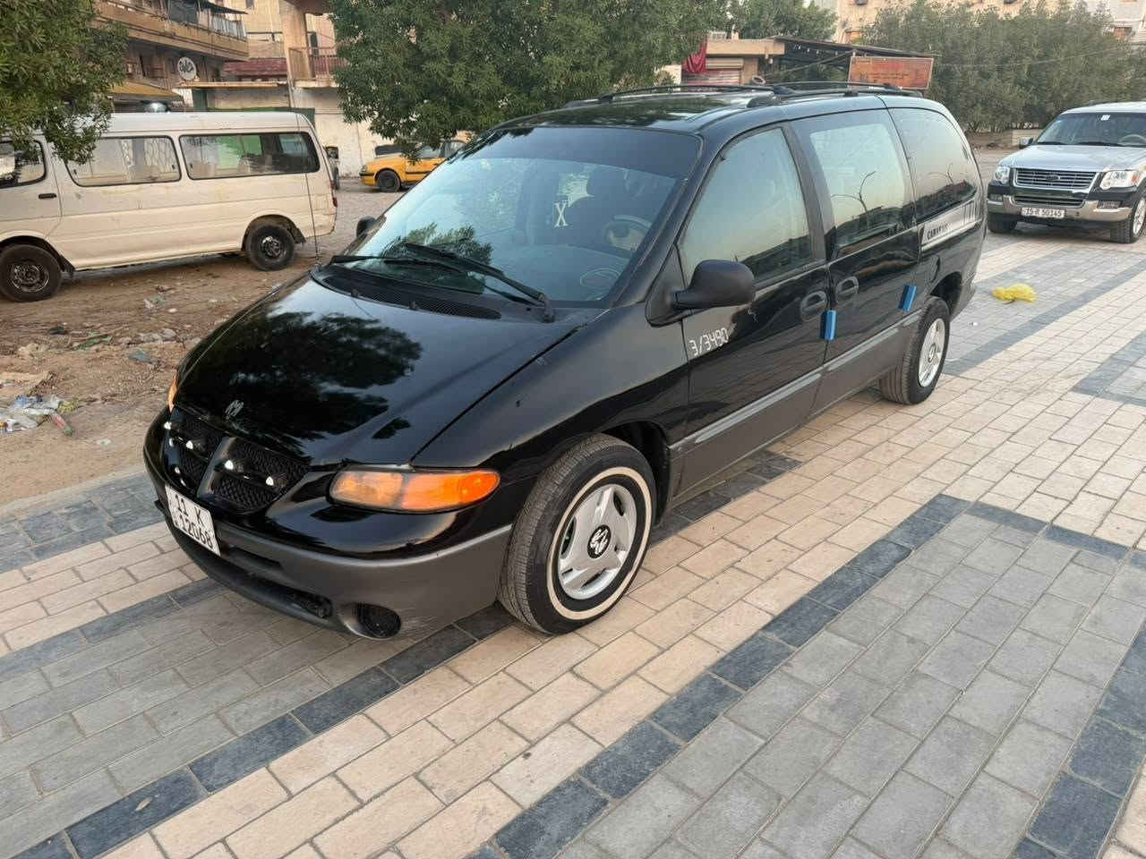 دوج كرفان 7راكب موديل2000
محرك 3300كير اوتو مكفولات
تبريد ❄️ ثلج تخم تاير صدر جديد
غرفه ع وضع شركه سياره جاهزه
مكاني بغداد سعر49وبيهامجال
الدوره***********
