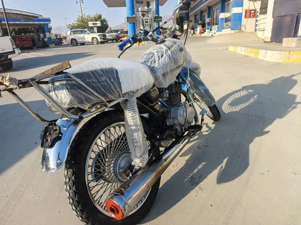 بةناوى خواى گةورة و ميهرةبان ماتور موديل ٢٠١٨تاية بوتاية بةشةرت گير و مةكينةى بةشةرت تاقم واريشى لةسةرة  لايتى ايش دةكات  سويچى لةسةرة تةل پر ويلى خوار نين دةبلى نةتةقيون فوول سةنتةرة سيعرى ٢٧٠مةجاليكى برايانة سةوداشم هةية لةسةر دل گرتن شوينم قةلادزى كةياندنم نية ***********واتساب فايبةرى لةسةرة بشدار, السليمانية
