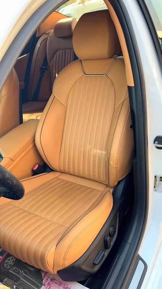 جنسزز  2025 g70  وراد امريكي حادثه فقط الحاملغ الايمن وربع البنيد فقط بدون دواخل بدون شاصي ماشيه 7000 ميل  
ايرباك دركه 
فول مواصفات 2500 تيربو  داخل حمصي 
فور ويل 
بصمه ابواب وتشغيل 
تشغيل عن بعد
بنروما 
كشنات جلد + تدفئه وتبريد بالكشنات الاماميه 
كشنات الاماميه اثنيهن كهرباء 
كشن السائق خزن ذاكره
مقود تدفئه 
رادار امامي وجانبي وخلفي 
حساس امامي خلفي اصلي + كامرا اصليه 
تحكم ستيرن كامل 
سايد بريك بصمه
وباقي المواصفات المعروفة بالجنسزز 
مكان السياره بغداد حي الجامعة 
للاستفسار الاتصال 
***********
