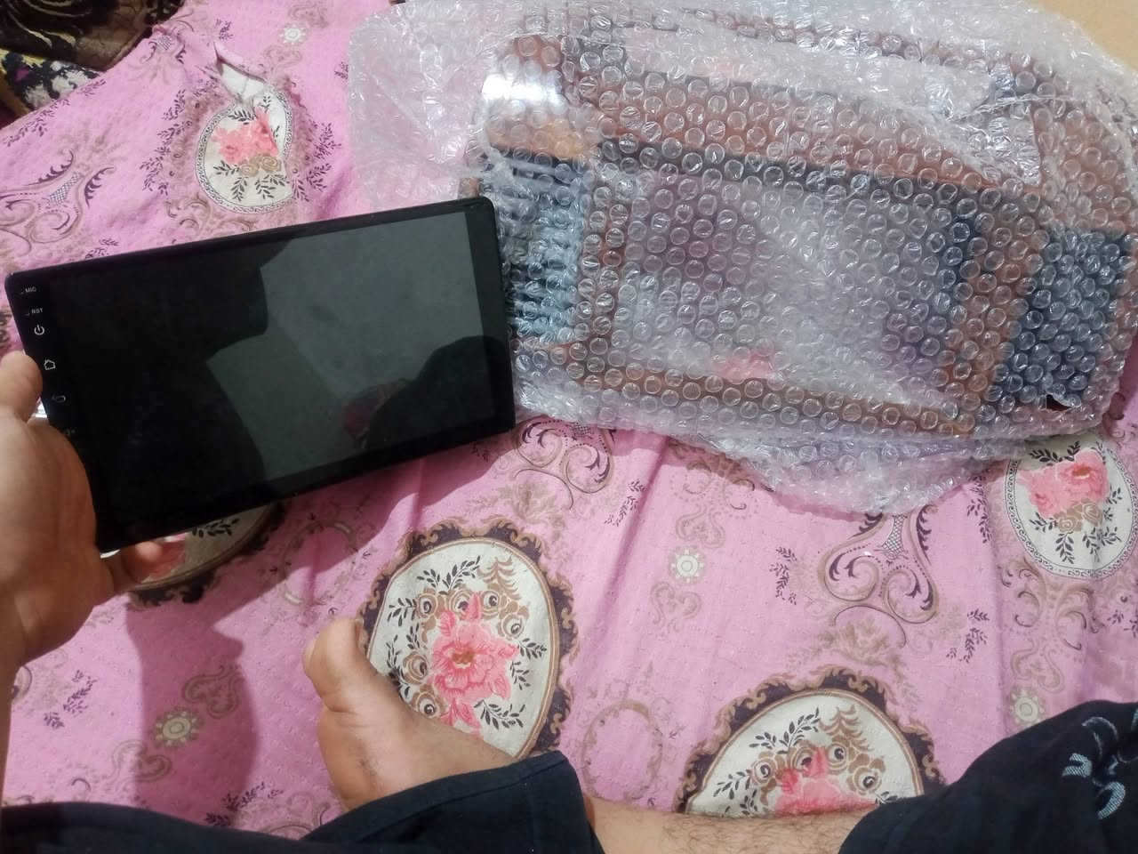 سلام عليكم اطار كامري جديد بلكارتون بعده مامشدود هوه وشاشته كامل كلهن جدد سعر 75 قفل ناصريه مركز ***********
