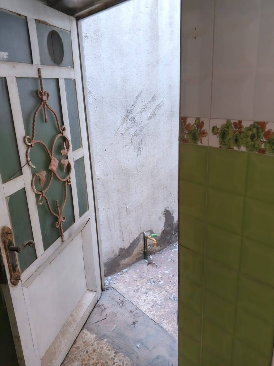 🏡✨ عقارات جنة الفردوس ✨🏡
🔹 بيت للبيع 📍 حي النداء 📐 المساحة: 50 متر 🆔 رقم العقار: 59186
✅ أساس صب ✅ سقف عكادة ✅ يحتوي على غرفتين
💰 السعر: 37 مليون دينار 🔸 يوجد مجال للتفاوض
📞 للاستفسار والاتصال: 📱 *********** 📱 ***********
