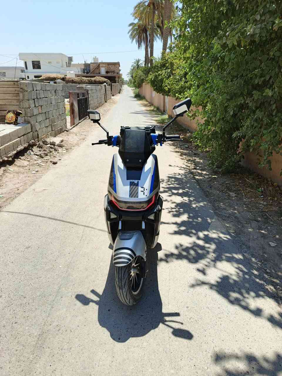 السلام عليكم
للبيع دراجه ملكه ريان 
2026
6 بطاريات كرافين 32 أمبير 72 فولت
ملف 2500W حقيقي
لايت عالي ناصي زنون
نضام P بارك 
نضام R رجوع للخلف
نضام قاطع دوره
بريك امامي خلفي دسك
بريك امامي ABS
بصمه وتشغيل عن بعد 
السعر 900 الف وبيها مجال 
مكان : بغداد اليوسفيه
للاستفسار : ***********
