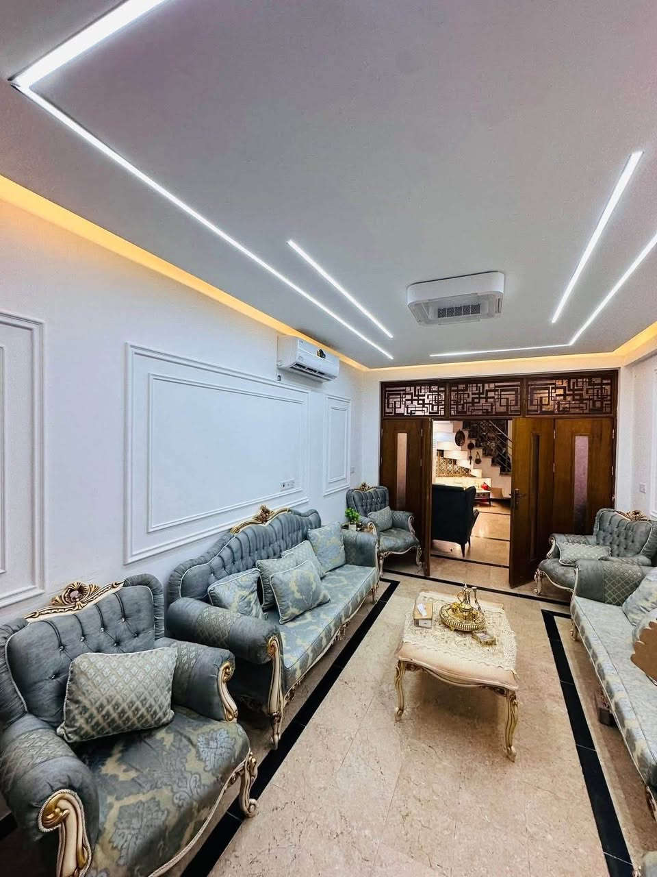 بيت للبيع مساحة  ١٧٥ م
بناءً درجه أولى 

أضلاع مستقلة/ مدخلين

موقعه📍الشعب حي العقاري الاولى موقع ممتاز

يحتوي على #استقبال #مطبخ #٣غرف #خدمات

للأستفسار آكثر الأتصال على الأرقآم 

***********
