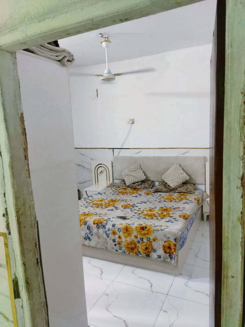 يا الله بيت للبيع 120م 🏠
2غرف نوم🛌 
طابو زراعي سند 25📋  
بي قرار محكمة 
سعر 30مليون بس 💲💵 معه مجال
 
بناء بلوك صب كونكريت 
  البيت يحتوي على 
2غرف نوم 🛌
صاله 
مطبخ 👨‍🍳
ستقبال 
صحيات داخل او خارج 

خدمات كامله
 مدرسه اهليه او حكوميه 🏙

🧭العنوان نجف الاشرف مقابل قرية الغدير الاولى شارع الصب عمود 270

☎️
*********** واتساب موجود
