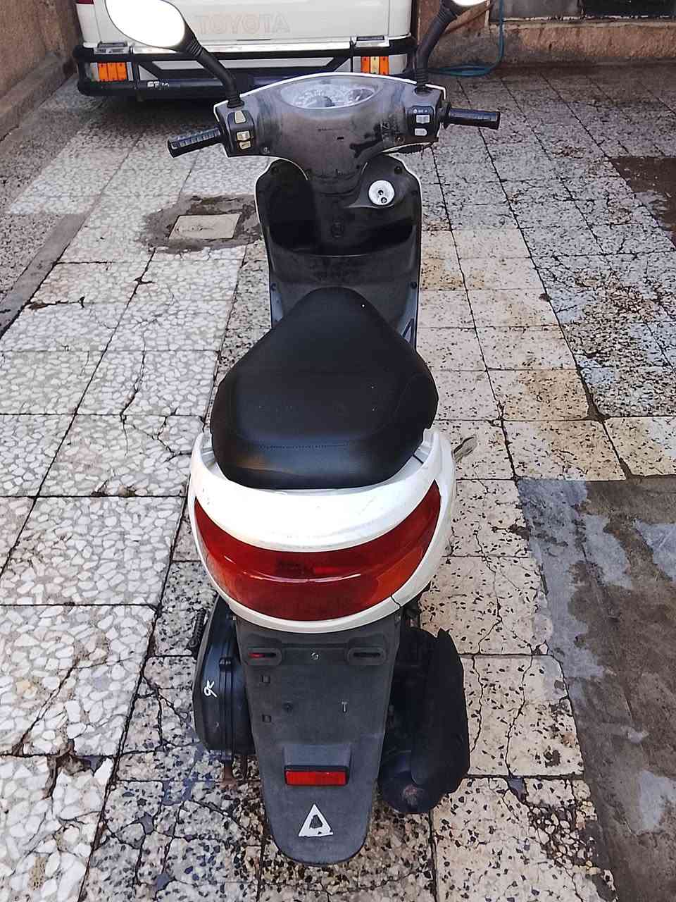 السلام عليكم دراجة فريز  لبيع ب 650 وبيها مجال 
المكان بغداد الجديدة الاتصال ع الرقم ***********
