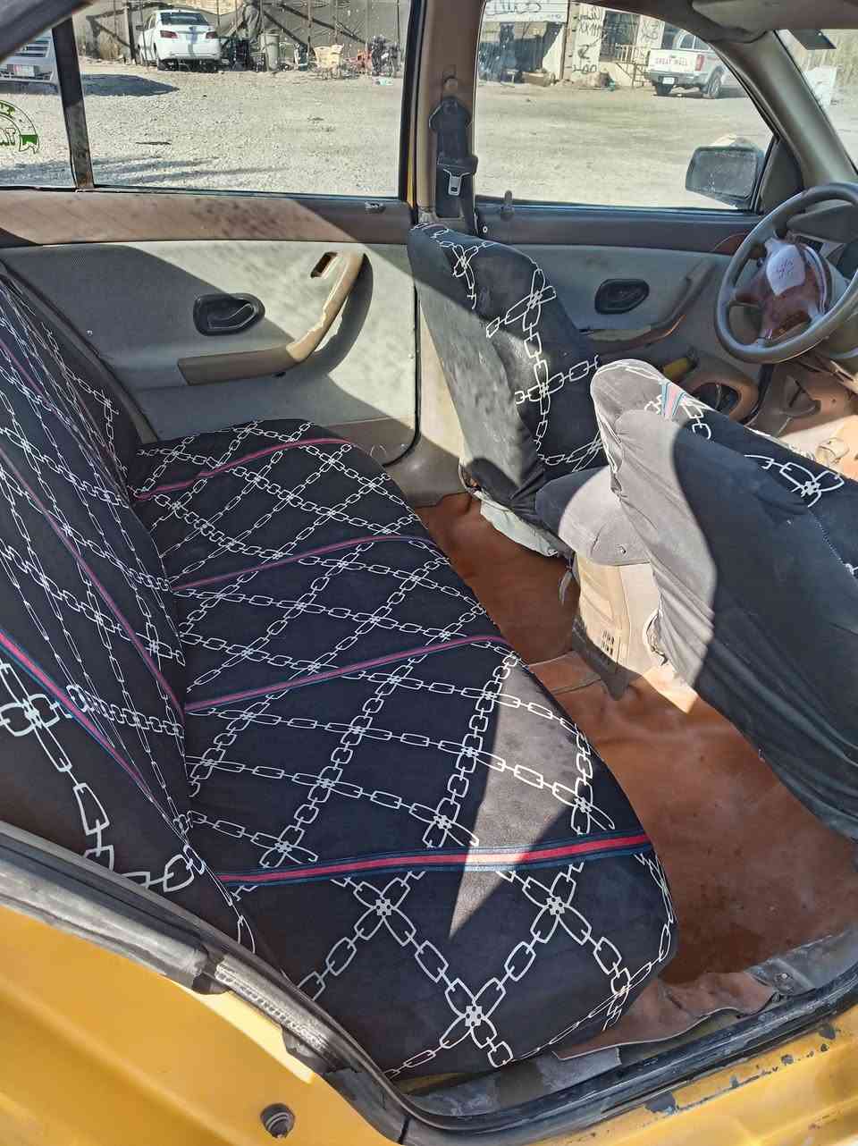 السلام عليكم سمند ٢٠١١ للبيع فقط سياره شوف العين حداديه جديده مكينه بيها دخان وكيرها بيه بوربرين عينه رقم بابل سنويه لل٢٩ انجليزي وخط وبحث مصفره هيئه وغرامات السعر ١٧ وبيها مجال مكاني الديوانيه الحمزه الشرقي ***********
