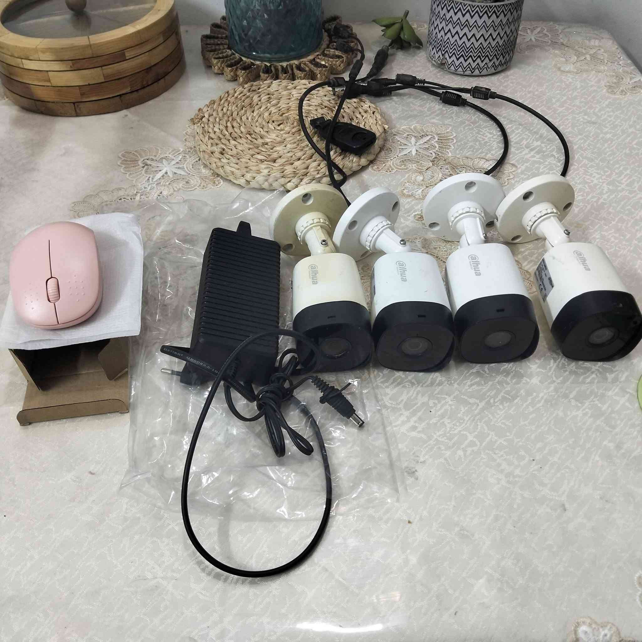 للبيع
جهاز دهوا اصلي
4جنل
2ميكا
مع 
هارد 1,تيرا
4كاميرا دهوا
ماوس لاسلكي
محول 12v
4امبير
بغداد
***********
