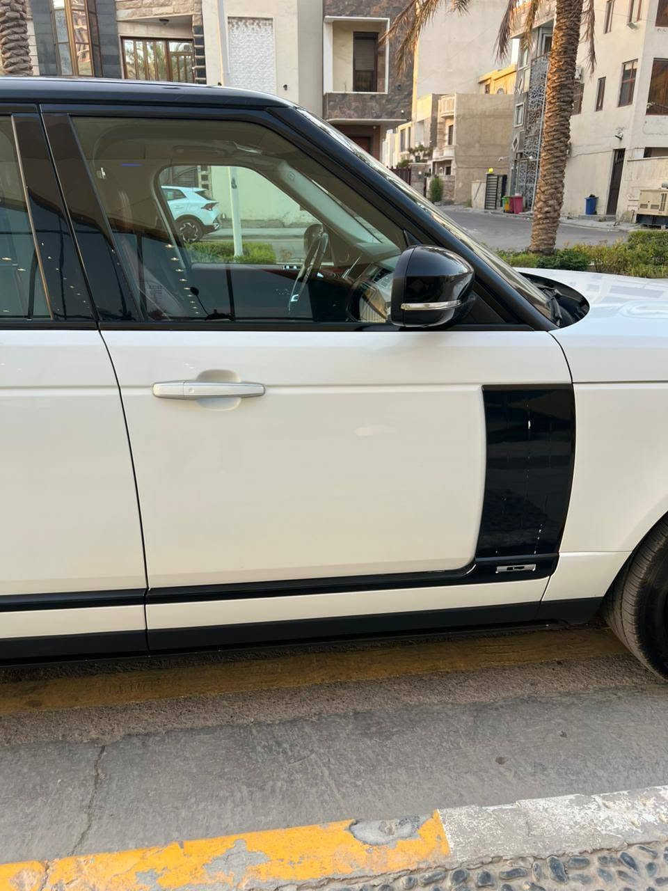 2020 رانج روفر
وكالة سردار 
كفالة عامة مع سيرڤس وكالة
Supercharged
(SE L) الفئة:
الموديل: 2020
المحرك: 3.0L I6 سوبرتشارج
القوة: 400 حصان
ناقل الحركة: أوتوماتيك 8 سرعات (ZF)
نظام الدفع: رباعي دائم (AWD)
السياره ماشيه km 69.000
رقم بغداد
العنوان بغداد
السياره بأسمي تحويل مباشر
المواصفات:
* سقف بانوراما.
* جلد مع تدفئة، تبريد، للمقاعد.
. Touch Pro Duo شاشتان *
* شاشة عدادات رقمية.
.Meridian نظام صوت *
* كاميرات °360
* حساسات أمامية وخلفية.
* مثبت سرعة راداري.
* نظام المحافظة على المسار.
* باب خلفي كهربائي.
* تعليق هوائي قابل لتعديل الارتفاع.
للاستفسار اكثر
***********
