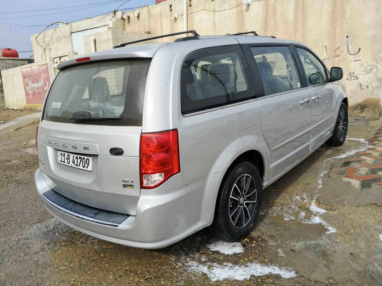 السلام عليكم للبيع دوج كرفان موديل٢٠١١بأسمي رقم وهزه جديده جام٦كهرباء بيبان وصندوك كهرباء كشنات بلع تبريد٣قطع بيهه صبغ٤قطع بدون حادث حداديه امامي خلفي جديدتخم تايرويل جديدمنظومة زنون كامله سياره جاهزه***********السعر١٢٨مكاني ميسان قطاع٣٠
