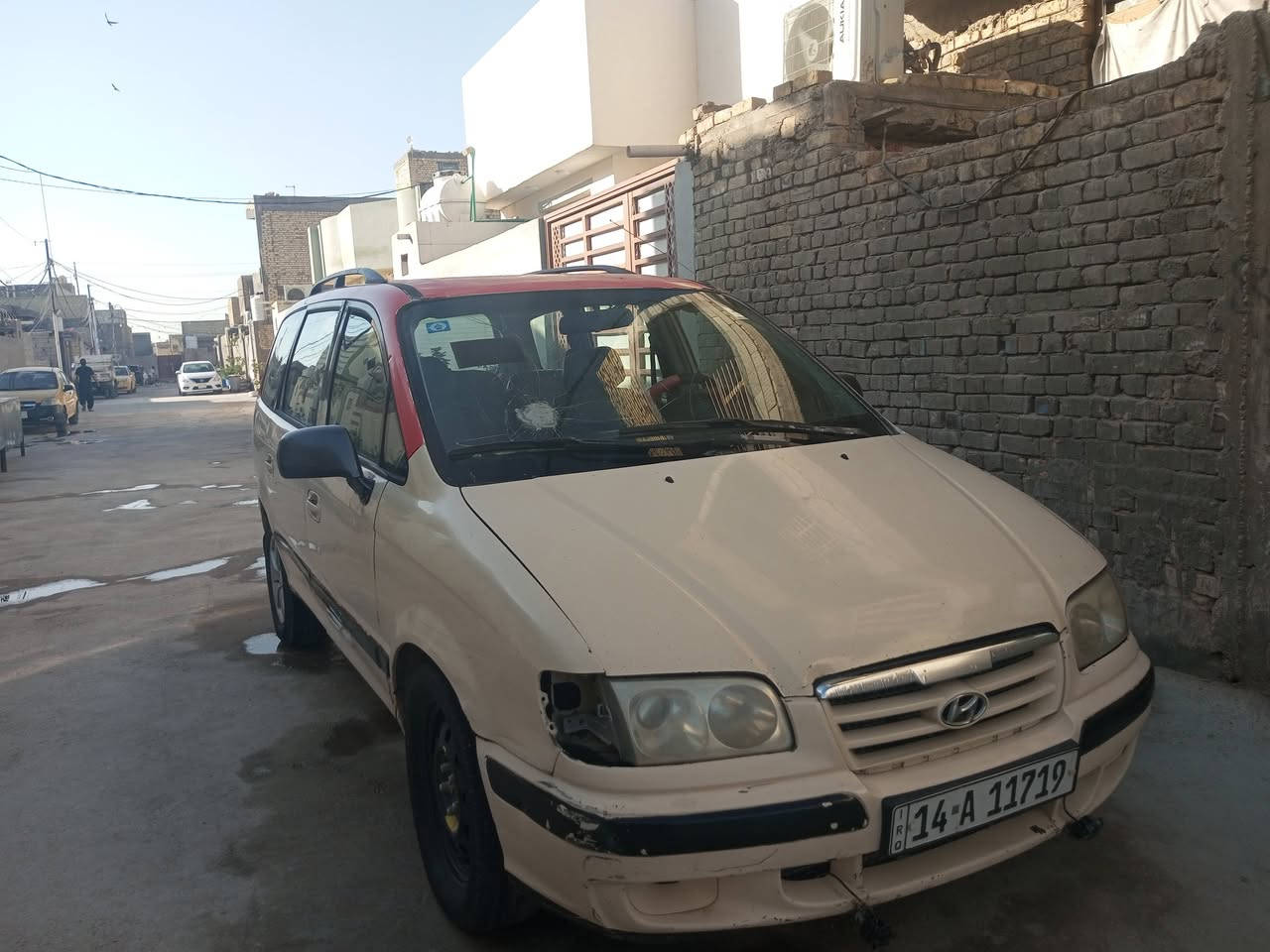 السلام عليكم هونداي تراجيت موديل 2006 بانزين خصوصي بأسمي رقم بصره للبيع  او مراوس تريد التحويل او كاله  تبريد عاطل سرب الغاز من الفريز وره  والكببريسر شغال كير جديد محرك كامري أبو حف 2200 بي خربطه بالضفيره دخان اسود واصراف بانزين يوجد فتحة خارجية للفيت بم يعني ميحتاج تفتح تانكي من تريد اتبدل الفيت بم دواخل نظيفة موقع السيارة نجف قضاء الكوفه السعر  ٤٥ ورقة و بيها مجال رقمي*********** يوجد واتساب
