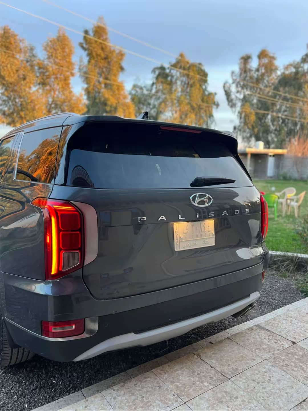 سلام عليكم للبيع او المراوس بلسايد 2022 فئة SEL
المحرك: محرك \(V6) سعة 3.8 لتر، مع ناقل حركة آوتوماتيكي ب 8 سرعات.المقاعد والراحة:مقاعد جلدية مع تدفئة في كل المقاعد.مقعد سائق كهربائي ب 10 اتجاهات مع ذاكرة مدمجة.التكنولوجيا والمعلومات الترفيهية:شاشة لمس كبيرة.نظام صوت متطور (مثل نظام الشحن اللاسلكي وواجهة USB).نظام ترفيهي متطور.السلامة والمساعدة على القيادة: كاميرا ورادارات محيطية (360 درجة). أجهزة استشعار اصطفاف أمامية وخلفية.نظام مراقبة النقاط العمياء.نظام التحذير من الاصطدام الأمامي. مساعد الحفاظ على المسار.مثبت السرعة الذكي. نظام التحذير من حركة المرور الخلفية. نظام المساعدة على الخروج الآمن.ميزات إضافية: فتحة سقف.وضعيات قيادة متعددة (مثل الثلج، الايكو، كومفورت، سبورت، سمارت).مصابيح LED أمامية.خاصية شفط الأبواب.

سيارة نظيفة جدآ وبلعافيه على الي ياخذها حادثها جاملغ ايمن فقط السعر $270 وبيها مجال رقمي للأستفسار اكثر ***********
