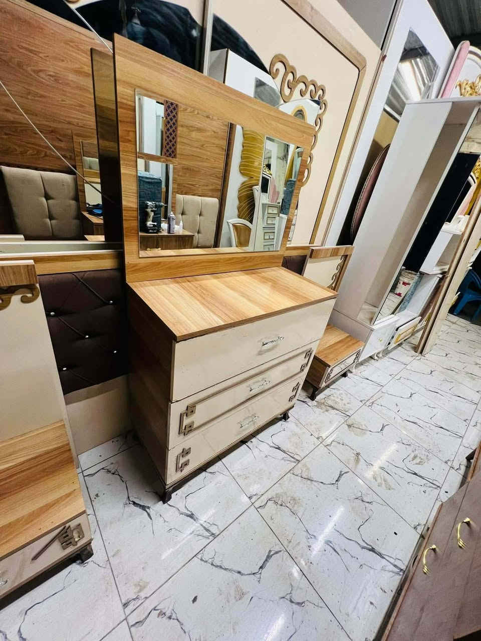 غرفه ترڪي مستخدم  💥  🇹🇷
قطع/5
نظافه 80/💯
نضام سلايت  💫
مع شد ونقل 🚚 داخل بغداد مجانآ
 باقي المحافظات بكروه ***********

