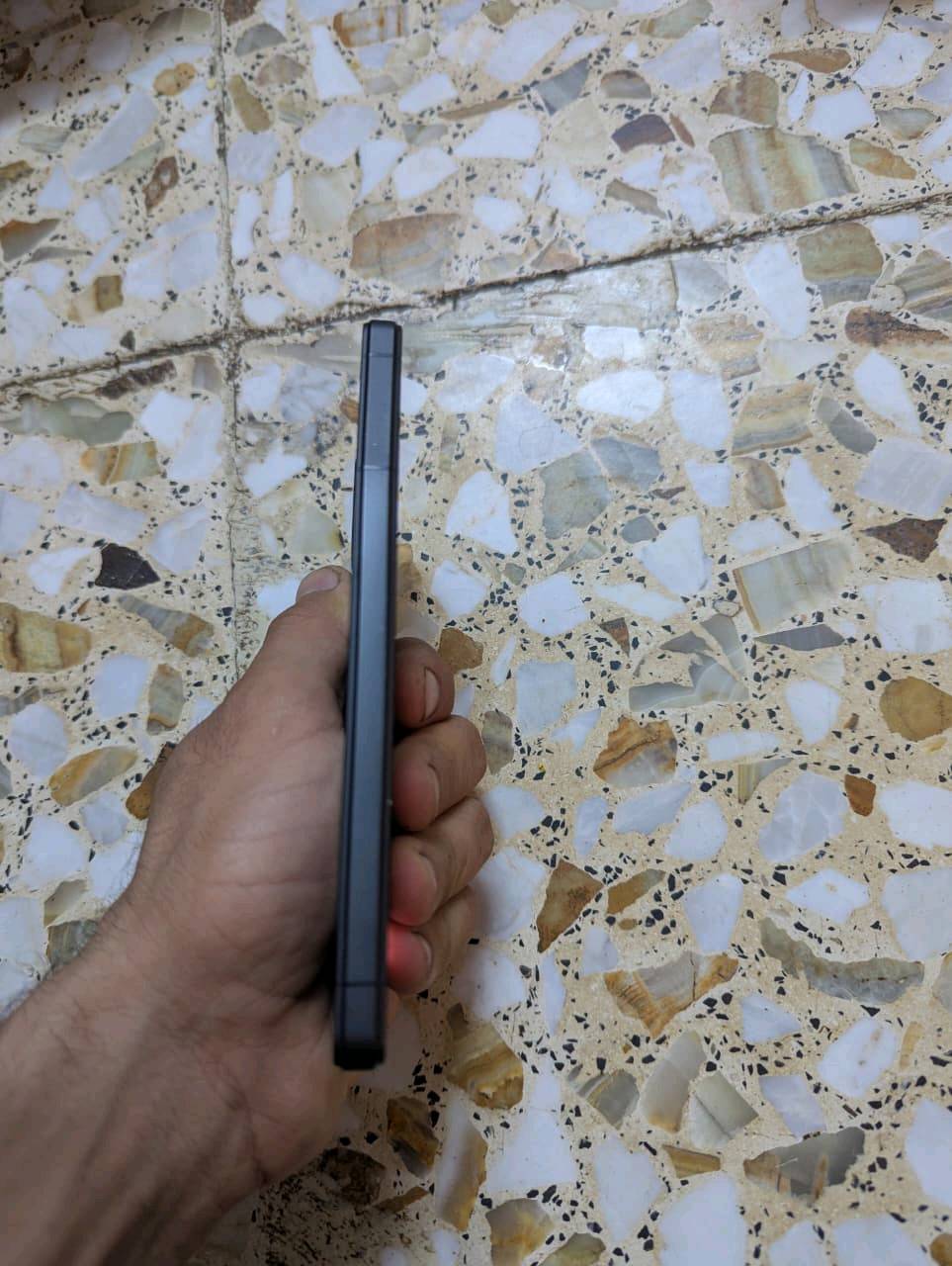 سلام عليكم جهاز sony 5 mark 5
نسخة ياباني دوكومو ( عربي اصل)

 شريحتين شريحة eism وشريحة عادية

 معالج سنابدراجون 8 جين 2 

كامرات 2 بدقه 48 ميغا بكسل تصور 4k. 120 فريم مع برامج تصوير احترافيه

الصوت دل سبيكر ومدعومات ب5 ميزات وحده منهن الذكاء الاصطناعي 

ذاكرة 128 عشوائية 8

 شاشه OLED شاشه 120 هرتز وتنرفع خلال اللعب لل 240 فريم

بطارية 5000

ومتروس ترس مواصفات

 الجهاز جديد كفاله عامه

مراوس مكاني بغداد

رقمي ***********