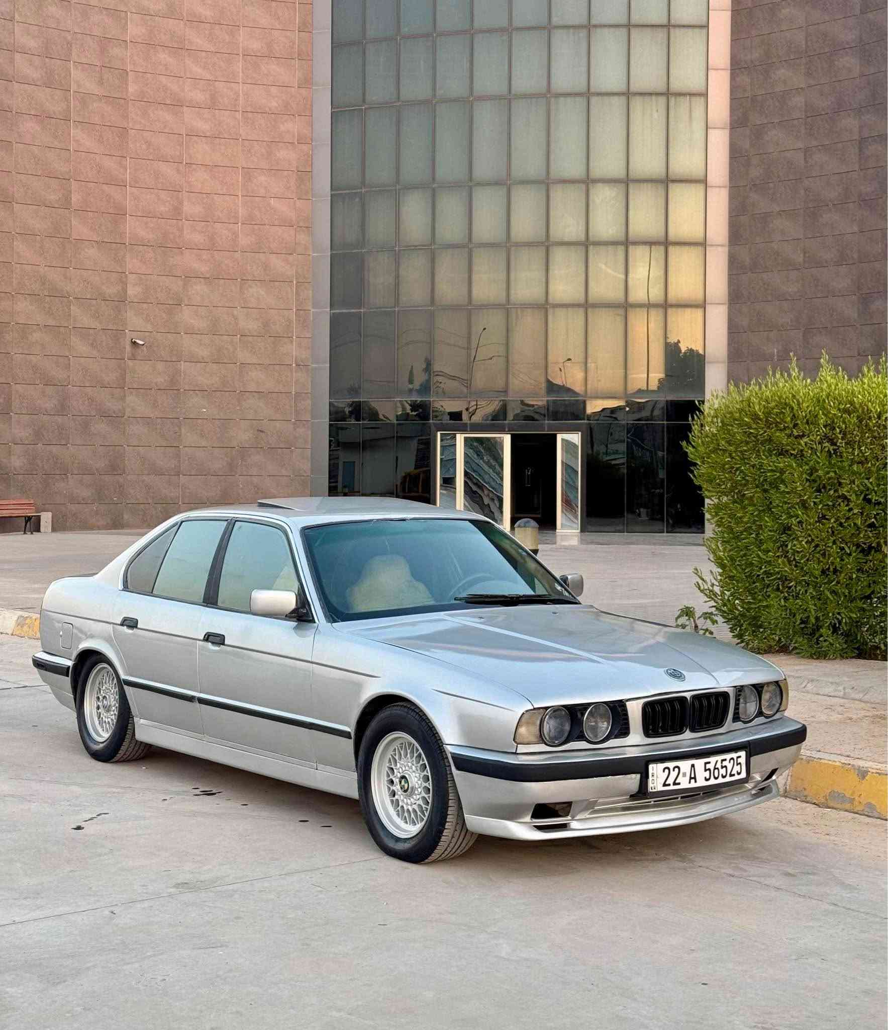 بي ام دبليو موديل 1991 
حجم محرك  525 ( كير اوتوماتيك )

سعرا  52 مجال قليل
مكان كركوك داخل المدينة

سيارة مصبوغ عام لجمالية 
فول مواصفات سلايد داخل رصاصي و اوتوماتك كير محرك شرط 

سنوية رقم هزة كلهم جديد لحد 2030
شرط تحويل و وكالة

 اسيا  ***********
 كورك *********** كركوك, العراق
