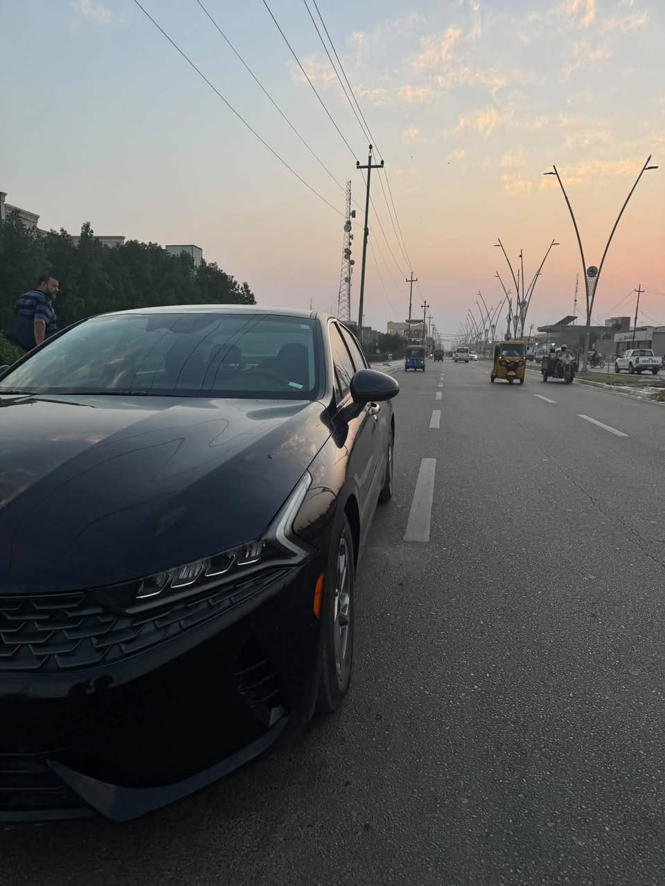 اعاده النشر بسبب الوعود الكاذبه. 
يخوي مو شراي لا تعبني ولا ضل تعامل 

للبيع: Kia K5 موديل 2021 (فئة LXS) فول ماعده  البانوراما وارد امريكي  رقم واسط معوقين اقل سنه وصير حره حتدثها قبق جنطه فقط ومبدل وكاله من الشركه  مكانها واسط نعمانيه السياره مكفوله ماعده الجنطه مبدله صور الحادث بلمنشور

السعر 120 وبيها  مجال للشرايه 

او مراوس بسياره عاليه. او جارجر 
🚗 المواصفات الأساسية:
 المحرك: 1.6 لتر تيربو (نشط وقوي واقتصادي بنفس الوقت)، بقوة 180 حصان.
 ناقل الحركة: أوتوماتيك بـ 8 سرعات لراحة القيادة وسلاسة الغيارات.
 نظام الدفع: دفع أمامي (FWD).
🛡️ أنظمة الأمان والراحة:
 نظام الحفاظ على المسار والتحذير من الاصطدام الأمامي.
 نظام مراقبة النقطة العمياء والتنبيه عند الرجوع للخلف.
 شاشة لمس قياس 8 إنش تدعم Apple CarPlay و Android Auto.
 مقاعد قماش مريحة جداً مع تكييف ممتاز وفتحات تهوية خلفية.
 أنظمة قيادة متعددة لتناسب كل الطرق.
✨ حالة السيارة: السيارة نظيفة وجاهزة للاستخدام وما بيها أي نقص.
📞 للاتصال والاستفسار:
يرجى التواصل على الرقم: [***********] أو عبر مراسلة الصفحة.
