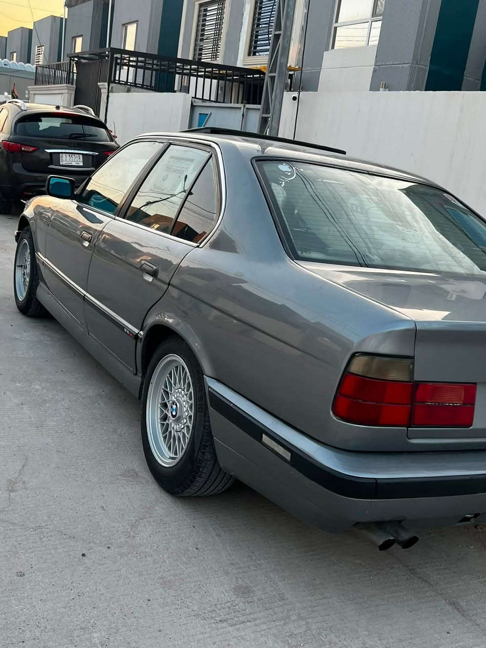 للبيع بي إم دبليو 525 موديل 1995، فُل مواصفات. محرك قوي، حالة ممتازة، صيانة دورية منتظمة، جميع الكماليات تعمل بكفاءة. سعر  70 بي مجال 
تبريد شغال 
فتحه 
بجم عريض 
مسكر فانوس 
تحكم كشنات كهرباء 
فول السياره
. للتواصل، الرجاء مراسلتي على الرقم الاتصال ***********
رقم وتسااب ***********
