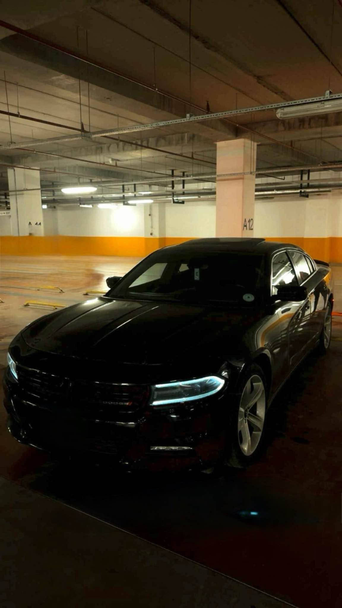 Dooge chager sxt plus 2016
سياره كلين تايتل
غرامه $510 
شريكة هارليم
رنگ رهش
گير مكينه شرت  
١٣٠ مايل 
رقم دهوك.. تحويل شرت
*********** دهوك, العراق

نص مكتوب في الصور:
- ***********