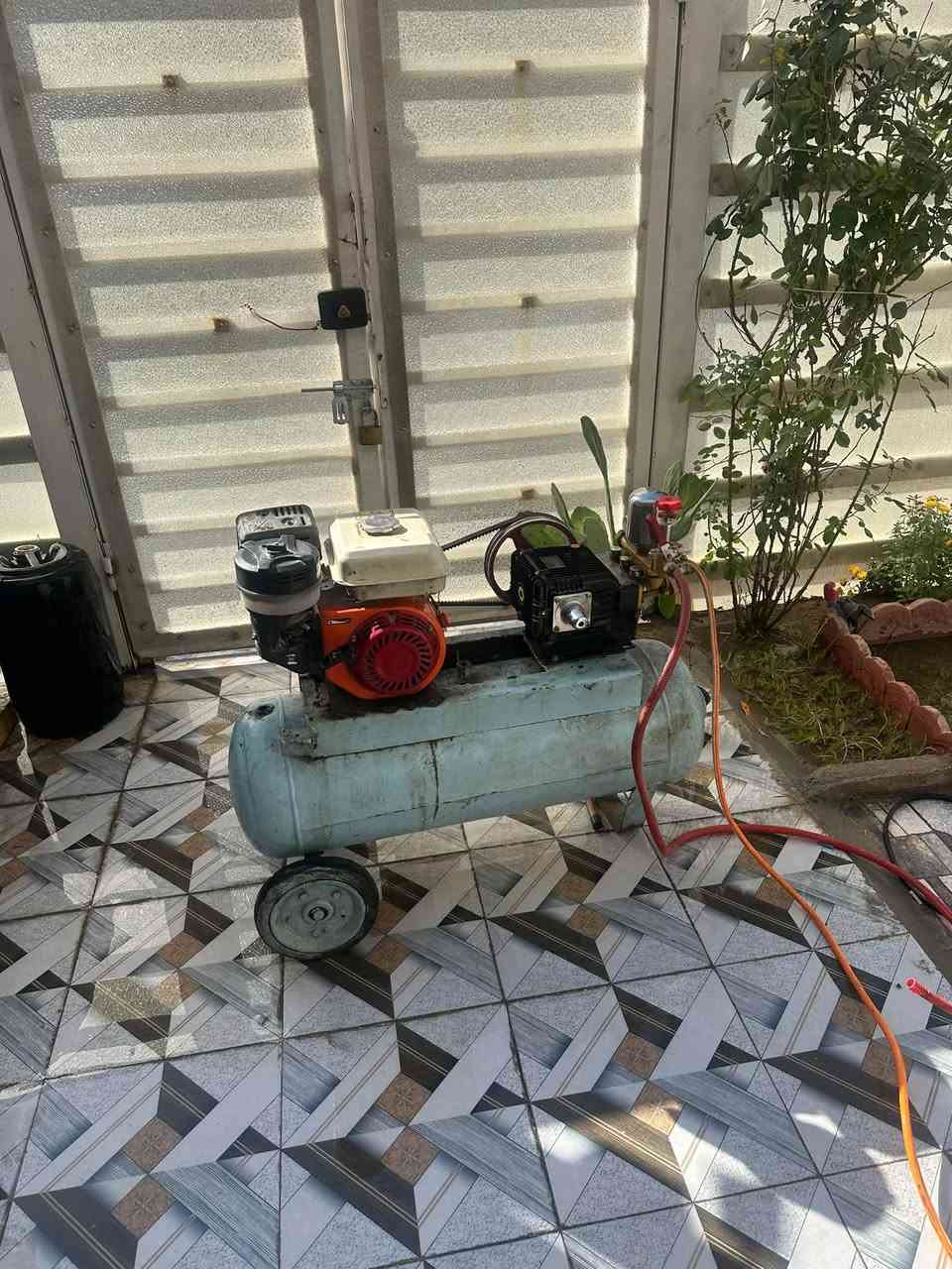 مضخه غسل على بانزين شغاله شهرين فقط مربوطه على بطل البطل يحتاج قفايص وماطور  ويشتغل بس المضخه شغاله مكاني بغداد رايده 200 وبيه مجال  ***********
