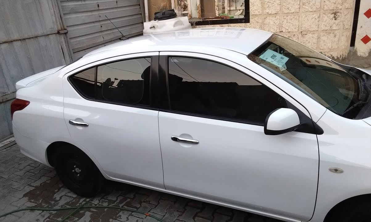سلام عليكم سيارة نسيان سني هندي بليتة زركة مديل ٢١ ماشية ٧٤ حقيقي مال بيت شرط التحويل بدون وكالة سنوية جديدة هزة بعدها  جديدة ماساقطة شوف السونار مالها اقتنع يلة تخابر بيك خير ودلل 
السعر ١٠٥
العنوان بغداد المحمودية 
***********
