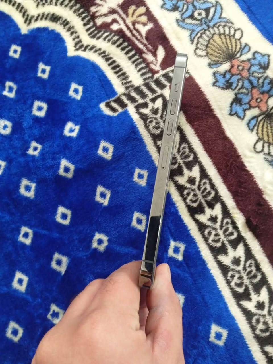 السلام عليكم أيفون ١٣برو ماكس ذاكره٢٥٦ بطاريه ٩٤ جهاز كلش نضيف ما امبدل اي شي كامره كلش شغال عنوان بغداد العبيدي سعر ٨٥٠ بي مجال رقم***********
