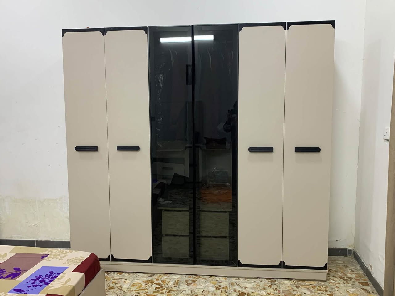 سلام عليكم
غرفة نوم تركيه مستخدمة استخدام قليل 
تفضل خاص وتدلل ***********
