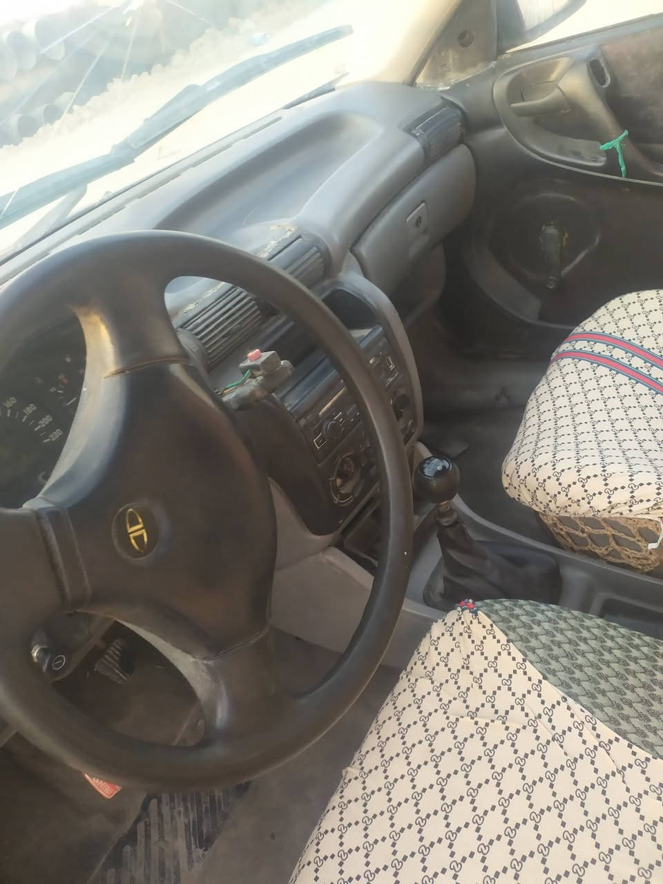 سلام عليكم البيع اوبل استرا موديل 93. رقم قادسيه تحويل مباشر.  مكينه 1600 مكينه اوكير مكفولات.   مصبوغه عام بدون ضربه.  تفحص وتشوف عنوان السياره بابل الدبله.   الاستفسار. ***********. السعر 25 حداديه اماميه جديده.  دبلات  الخلفيه نص عمر.  كهربائي سياره كل شغاله.

