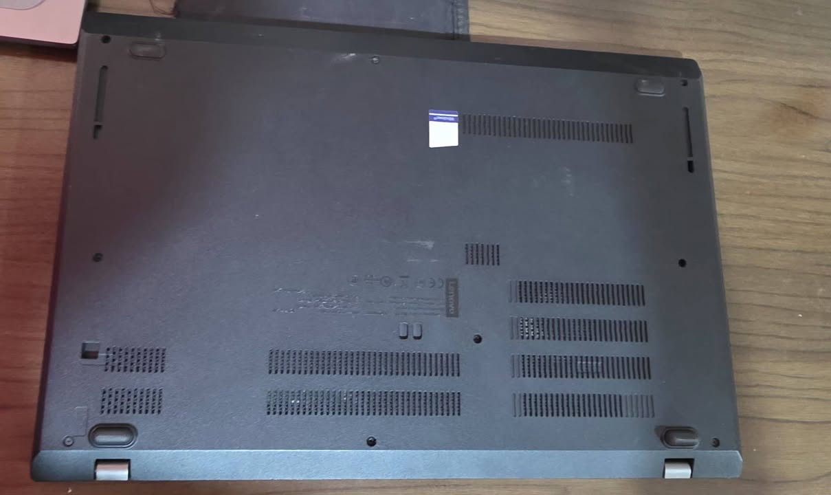 لينوفو ثينكباد • i5 الجيل الثامن • ٢٥٦ جيجا SSD