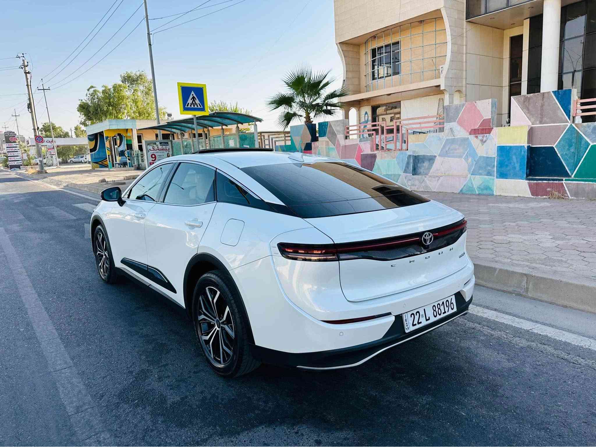 تويوتا كراون 2023 بدون صبغ ماشيه 85  بها حالوب قليل مايبين سياره جاهز باسمي 
***********
*********** أربيل, العراق

