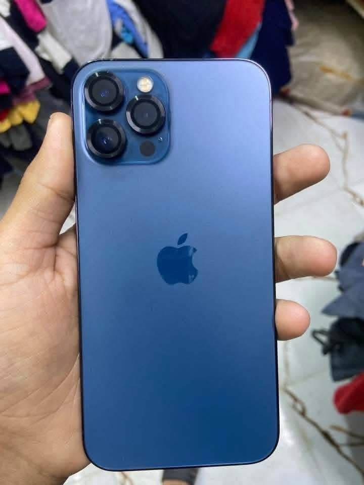 ايفون 12 برو ماكس 
ذاكرة 256
🔋 بطارية79 بلادي 
شرق اوسط 
كامل ملحقات كارتونه وشاحنه وسماعات 
جهاز وين ما يعجبك تفحصه لا مفتوح ولا مصلح 
السعر 500 الف 
*********** واتساب
