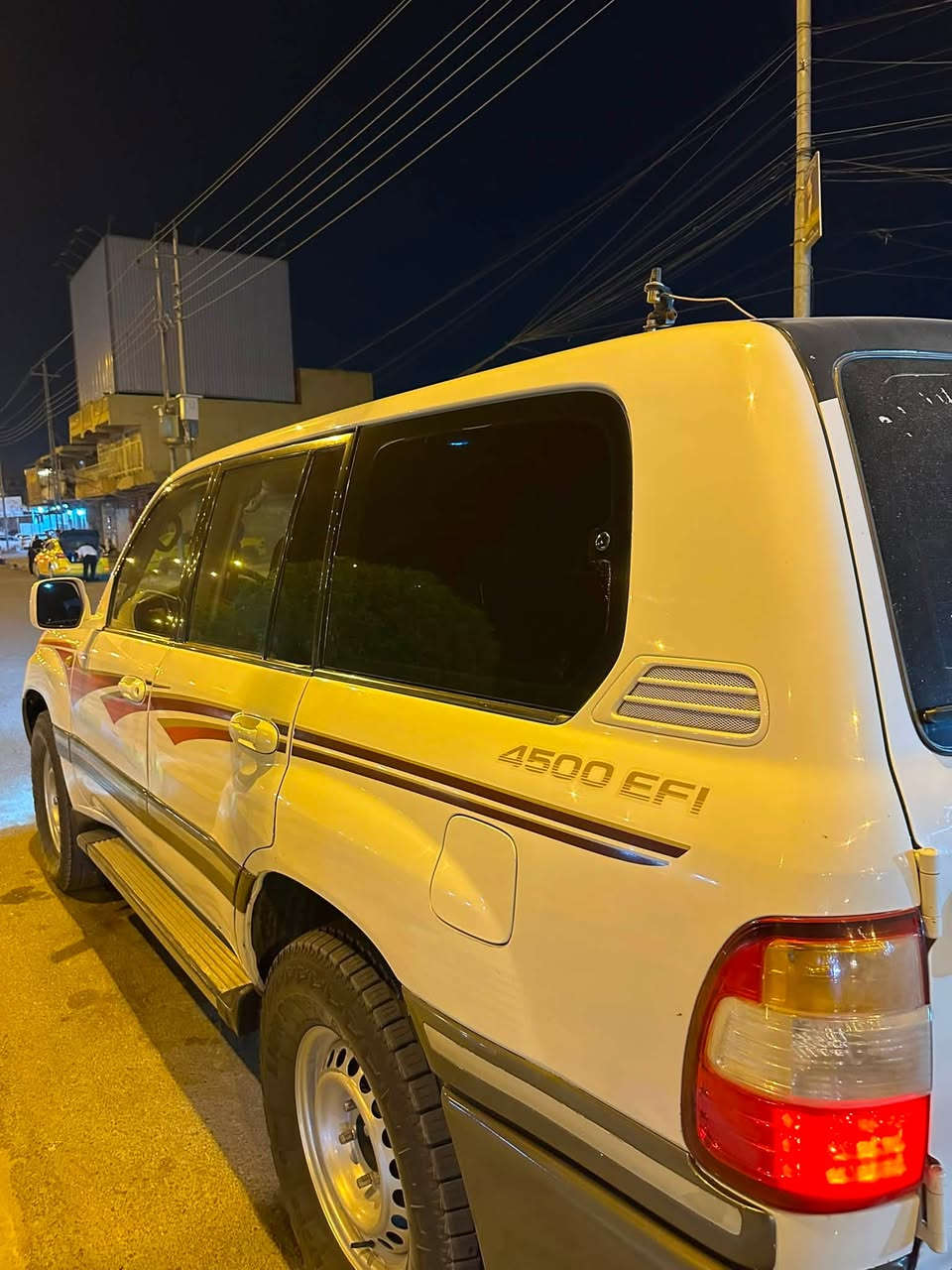 🚘 للبيع أو مراوس بلاندكروز حـسب القناعه
📍 الأنبار - الفلوجة

لاندكروزر موديل 2003 🤍
🔹 اللون: أبيض
🔹 المحرك: 6 سلندر
🔹 دبل سبير قطريه
🔹 مواصفات GXR كير عادي دبل اكسل ودفلوك كله شغال 

سبعه راكب تبريد مركزي وثلاجه 

السياره مكفوله من كلشي كير ومحرك كله بشرط بدون فتح بيها كم مكان بارد بسيط وشبر صبغ هلال الجاملغ الأيمن فقط

💰 السعر: 165 ورقة وبيها مجال 

📝 ملاحظة:  السيارة باسمي يتم التحويل ثاني يوم 

للاستفسار الاتصال 
***********

***********
