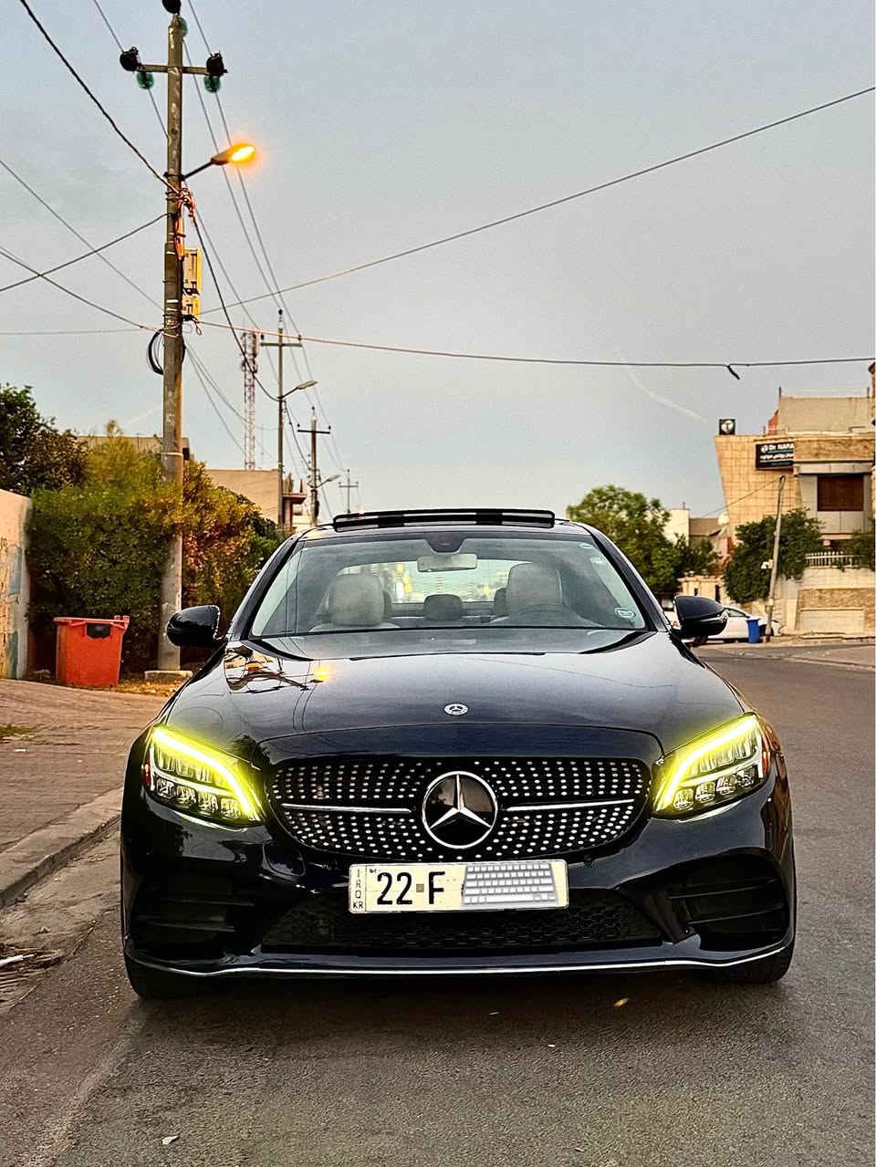 Mercedes Benz C300 AMG 2019
فول فول مواصفات بانوراما دواخل كريمي سماعات بلمستر
ماشي ٧٣ الف
لون مميز نيلي توحفه 
محرك مامفتوح بشرط 
فقط شبر جاملغ مصبوغ بدون دواخل صور حادث موجود
سياره ب اسمي فحص هزه سنوي كلها جديد 
رقم اربيل مكان سياره اربيل
واتساب / ***********
سعر ٢٢٥ ورقه و مجال أربيل, العراق

نص مكتوب في الصور:
- ٣٤ LTE II. ٧:٢٠ أ أنت 2026/8/27، 5:31 م رد