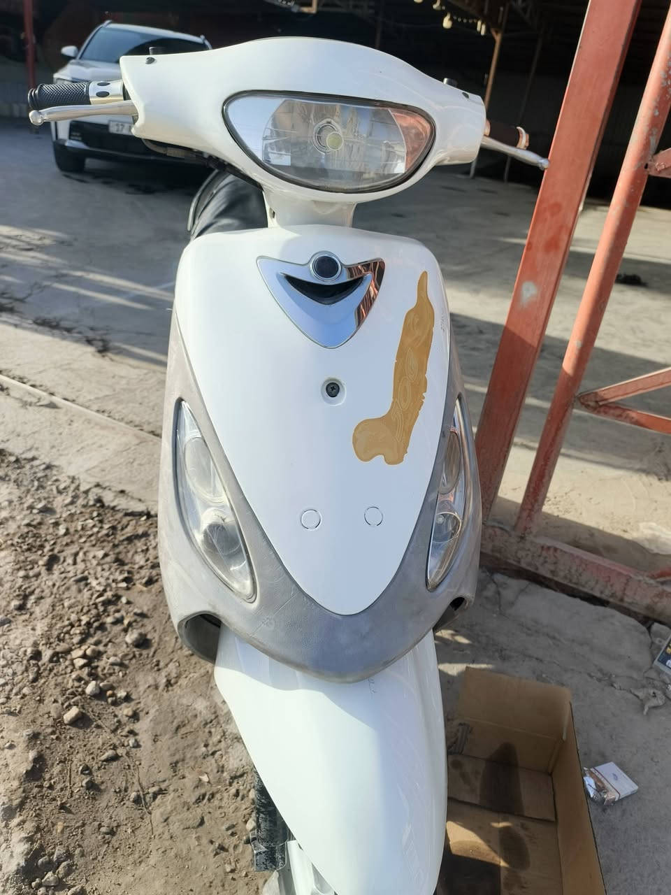 ماكس ابيض مختوم ختم واحد
مكفوله من دهن وبانزين وكفر 
كدام عين 
كلشي شغال بيه ✨سلف كهربائيات بك لايت اشاير 
سعره ٧٥٠
***********
