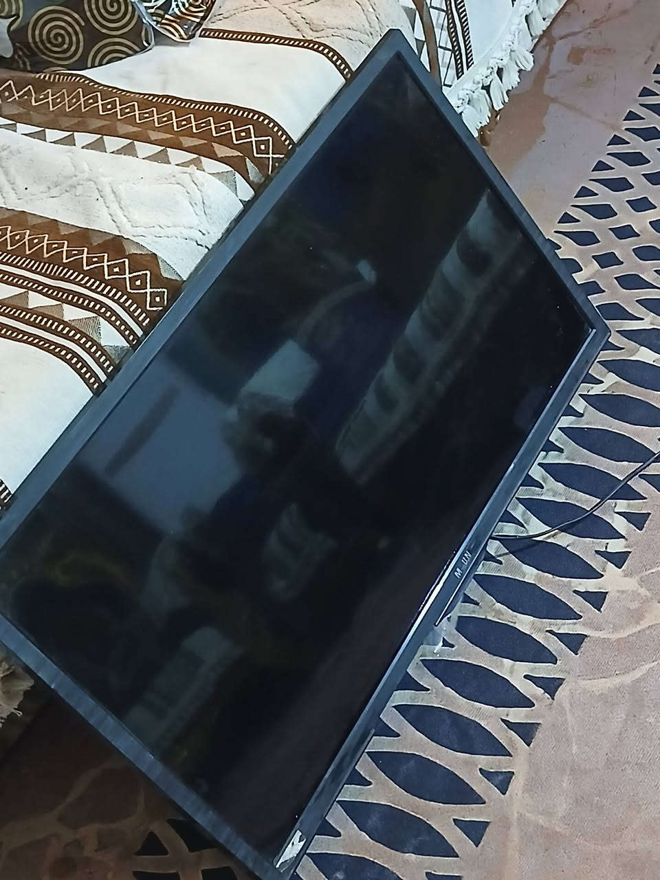 تلفزيون حجم ٣٢ فجه توقف عنوان واسط الهوره  للبيع سعر ٣٠ الاف ***********
