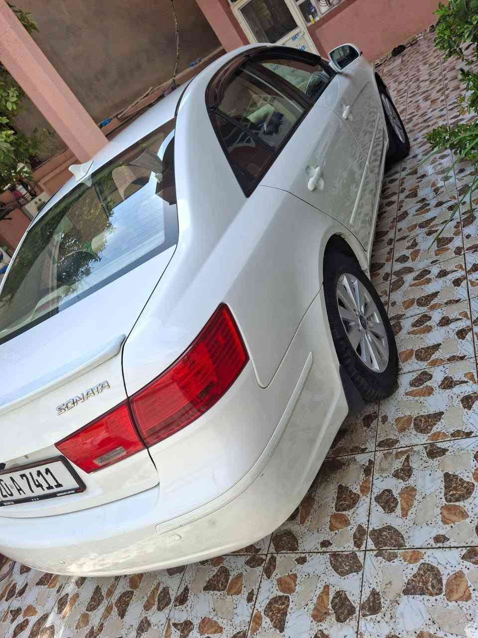 السلام عليكم المقدسه 2009 وارد امريكي ضرر قطعه فقط جاملغ السكن شرط بدون دواخل سباره نظيفه جدا  وجاهزه للاخيره محرك كير صدر تبريد تخم تاير شاشه كامره لايت زنون اصلي سنويه وهزه جديده السعر من الاخير 115 قفل ميكانيك جديد مكاني بعقوبه للتواصل ***********
