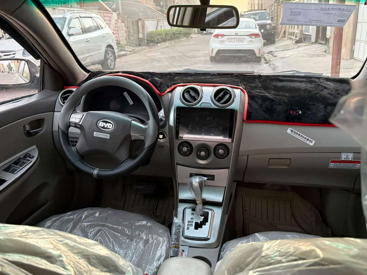 BYD G3
موديل ٢٠١٣ 
كير و محرك خير من الله 
السياره مابيه نفص و نضيفه كلش 
بيهه قطعتين صبغ فقط 
بدون ضربه 
بصمه فتحت سقف تحكمات ستيرن 
سعره ٥٣ و بيهه مجال ل شراي 
***********  للتواصل 
السياره ب اسمي تحويل ثاني يوم
