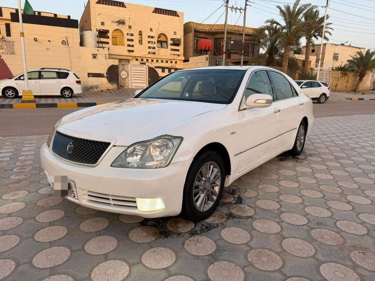 السلام عليكم تويوتا كراون شاهينه موديل 2004 دولي ذي قار سنويه الغاية 2031 مواصفات  فول فتحه برده حساس (4)دكم شاصي 82 داخل بيجي رادار شاير بلمري بصمات( 5)كامره شاشه مكفول كفاله عامه
مكينه كير حداديه تخم تاير وتبريد كله جديد وجاهز
 سعره 
  (150)
شراي يتصل وبي خير ويدلل
***********
***********
