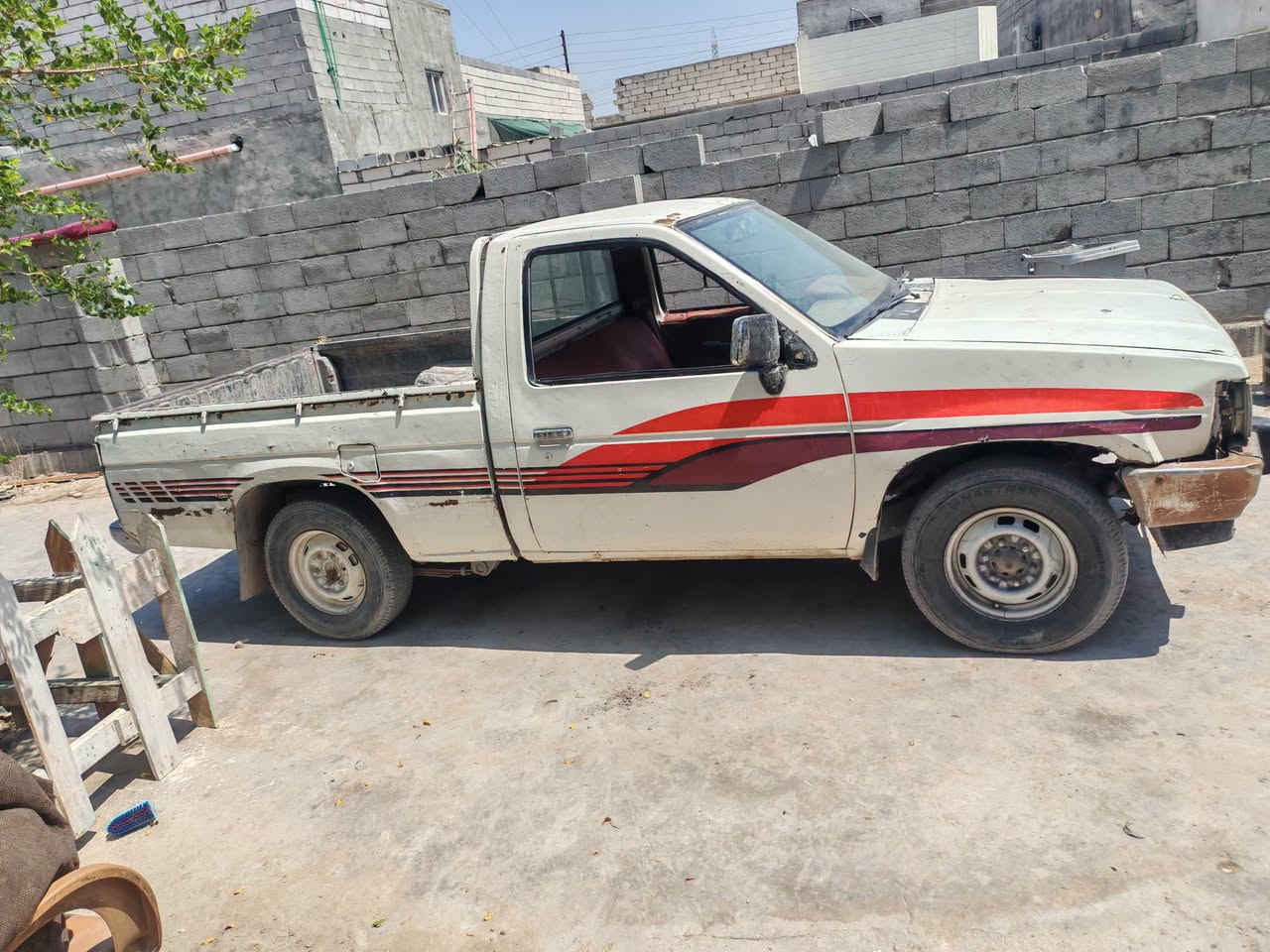 السلام عليكم نيسان موديل 1988 كير مكينه خير من الله و شاصي مكفول تخم تاير جدد توني شادهن السنويه منتهيه راعيها موجود يمي السعر 28 مكاني البصره خور الزبير رقم الهاتف ***********
