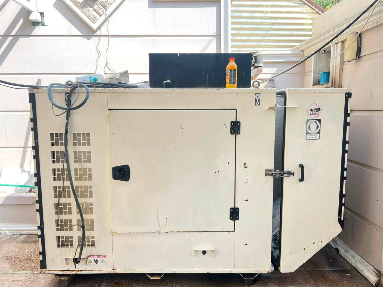 بيركنيز انكليزي 33kv كاتم اصلي استعمال منزلي  ومامتعوبه مكاني البصرة رقم *********** سعر 40 ورقه
