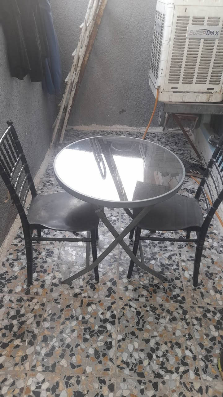 ميز طعام مع كراسي ٢ للبيع السعر 60
العنوان بغداد ***********
