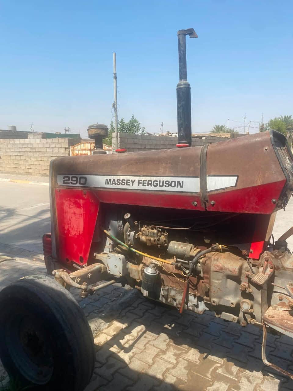 للبيع جرار زراعي Massey Ferguson 290
الماركة: ماسي فيرغسون (Massey Ferguson)
الموديل: 81 
المحرك: شرط لا صرف ولا بخار وتجفيد جديد
مناسب للحراثة والسحب وجميع الأعمال الزراعية. للاستفسار والمعاينة: التواصل على الخاص أو الاتصال على الرقم  الزين(***********)
اسيا(***********)
