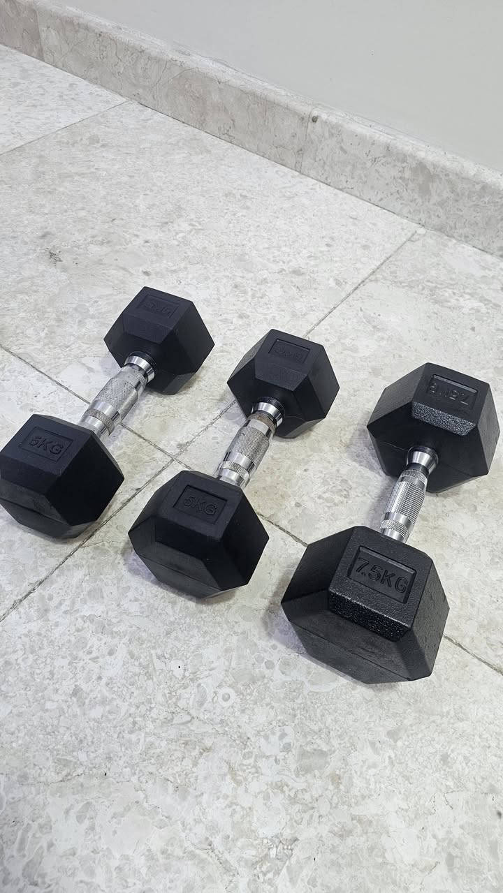 دمبلاصات للبيع زوجين 5 كيلو وفرد واحد 7,5 كيلو كلهن بسعر 50 الف مع التوصيل. تواصل واتساب ***********
