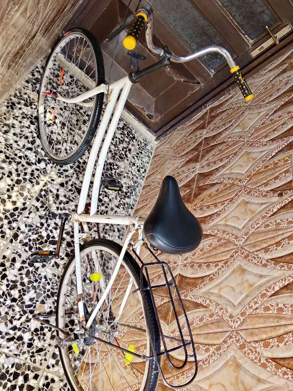 بايسكلات 2 للبيع 
الاول حجم 26 ياباني نضيف
الثاني حجم 16 نوعيته pmxكلاسيكي
مكاني النجف الحولي شارع 30 الثاني السعر 20 الف ثنينهن قفل
الشراي يتصل ع هذا الرقم بي واتساب ***********
