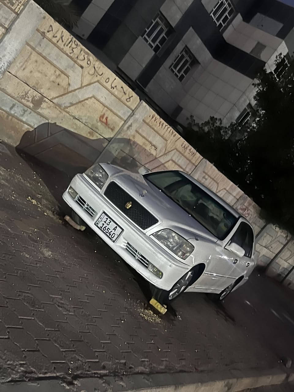 السلام عليكم جنون للبيع 2000 كرستال اصل سياره  أربع دكم فول سياره كفاله عامه من الگص و النقل ومكفوله من العيب الشرعي سياره اجدد من الصوره سياره جاهزه تبريد حداديه جاهزه الأخير السعر 120 وبيها مجال العنوان ميسان العماره التواصل ع الرقم***********. ***********
